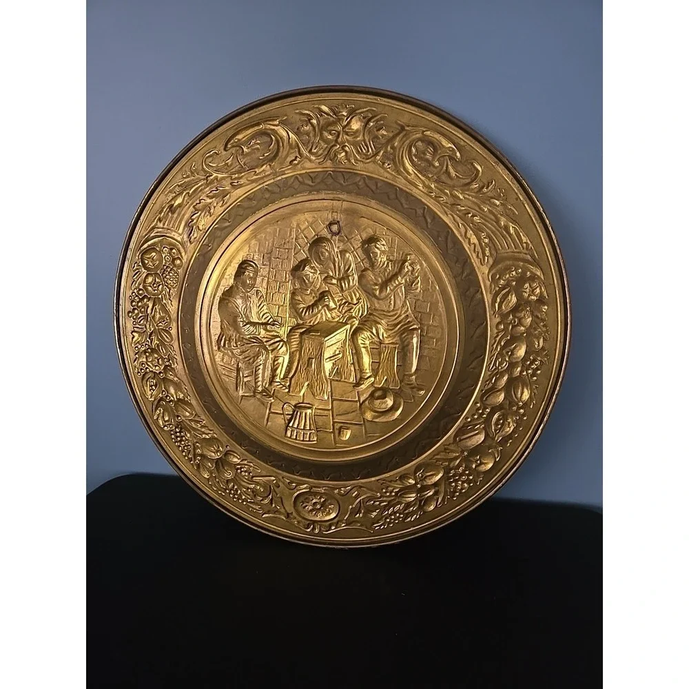 HAMMERED BRASS REPOUSSE WALL PLATE HANGING CHARGER TRAY MEN IN TAVERN PUB SCENE